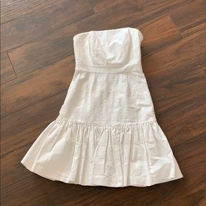 EUC Vineyard Vines White Jacquard Strapless Dress
